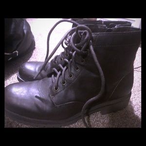 Men’s lace up & side zipper boots! Waterproof